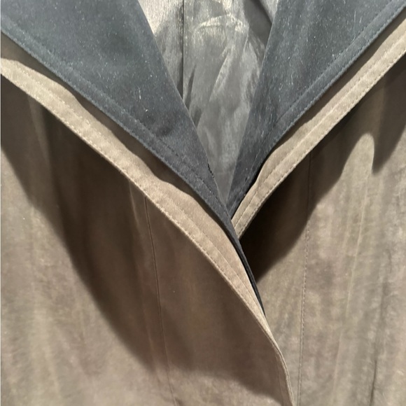 GALLERY Contrast Trim Rain Coat - Picture 2 of 8